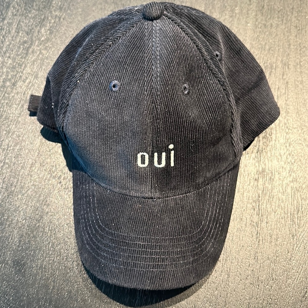Clare V navy hat / never worn